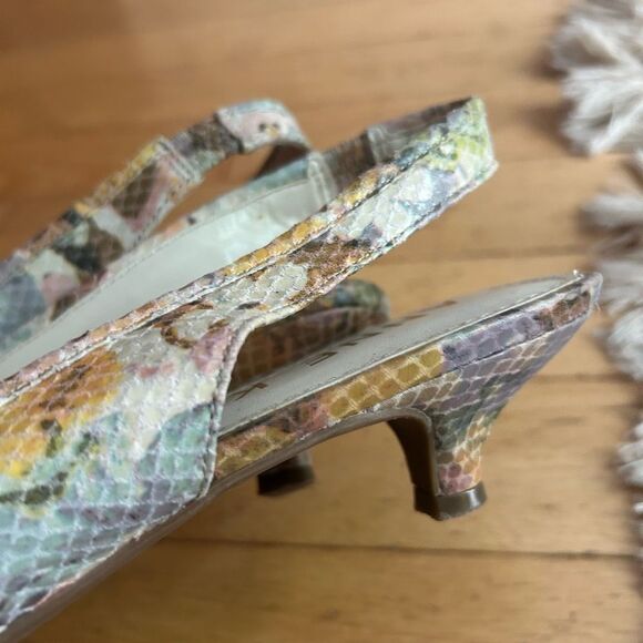 HOST PICK Y2K Anne Klein Multicolor Slingback Kitten Heels with Ruffle 8M - Picture 10 of 15